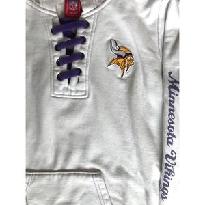 Large White Minnesota Vikings hoodie